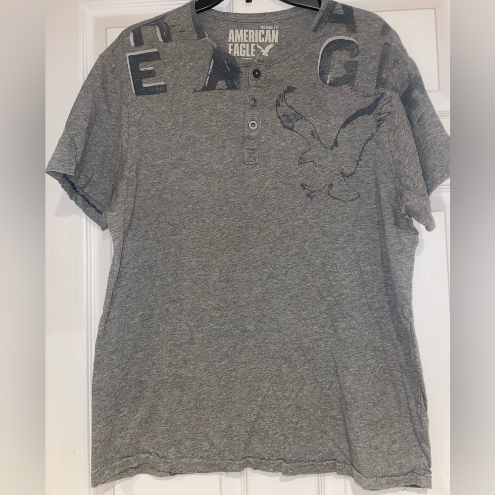 ⭐️3/$15⭐️American Eagle Vintage Fit large mens shirt